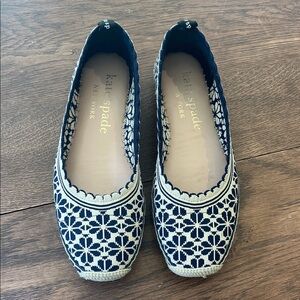 Kate Spade knottingham knit Floral Patterned Navy and Cream espradilles size 9.5